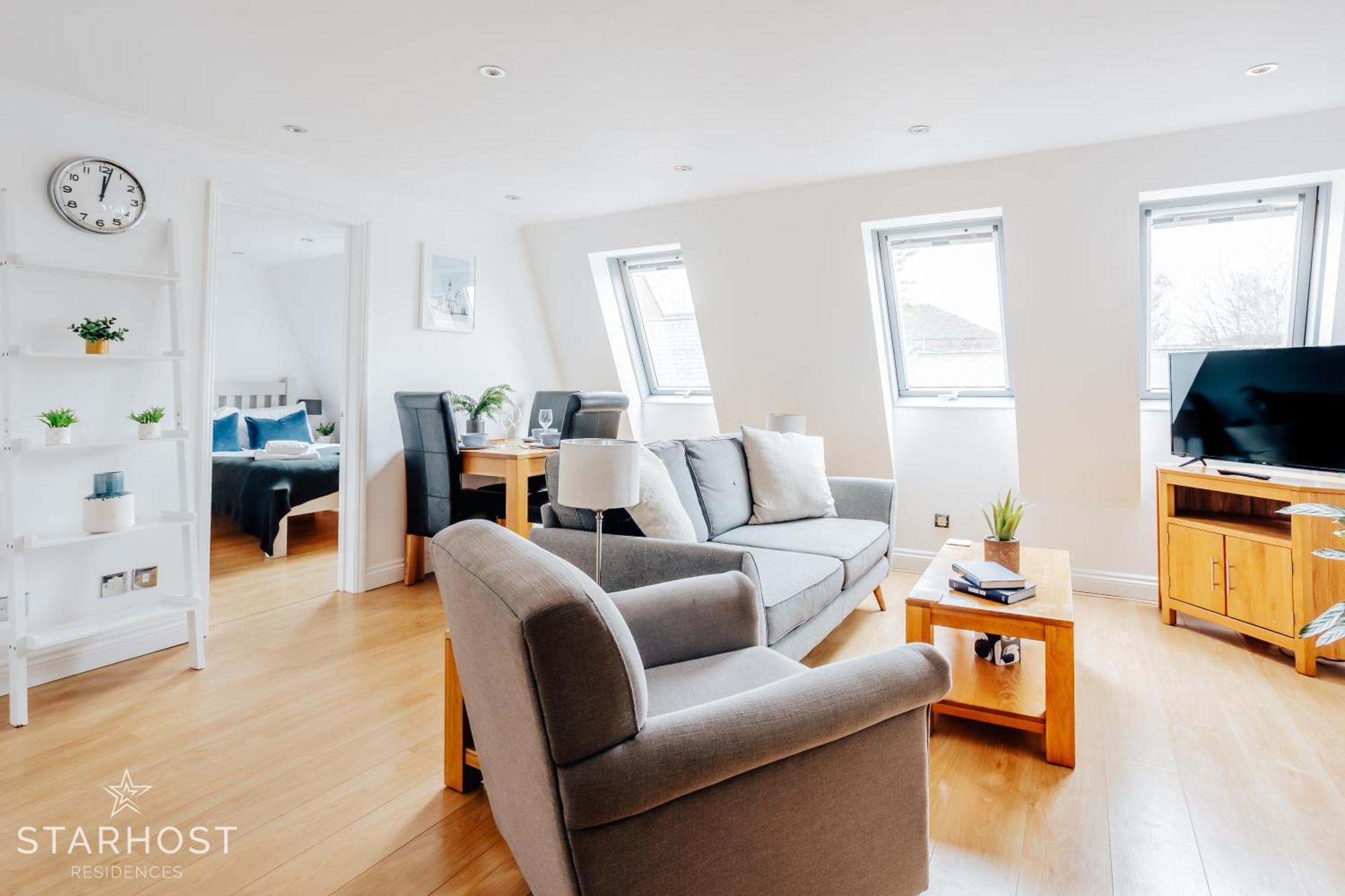 Central 3 Bed Apartment At Regents Court, Newbury Newbury  Exterior foto