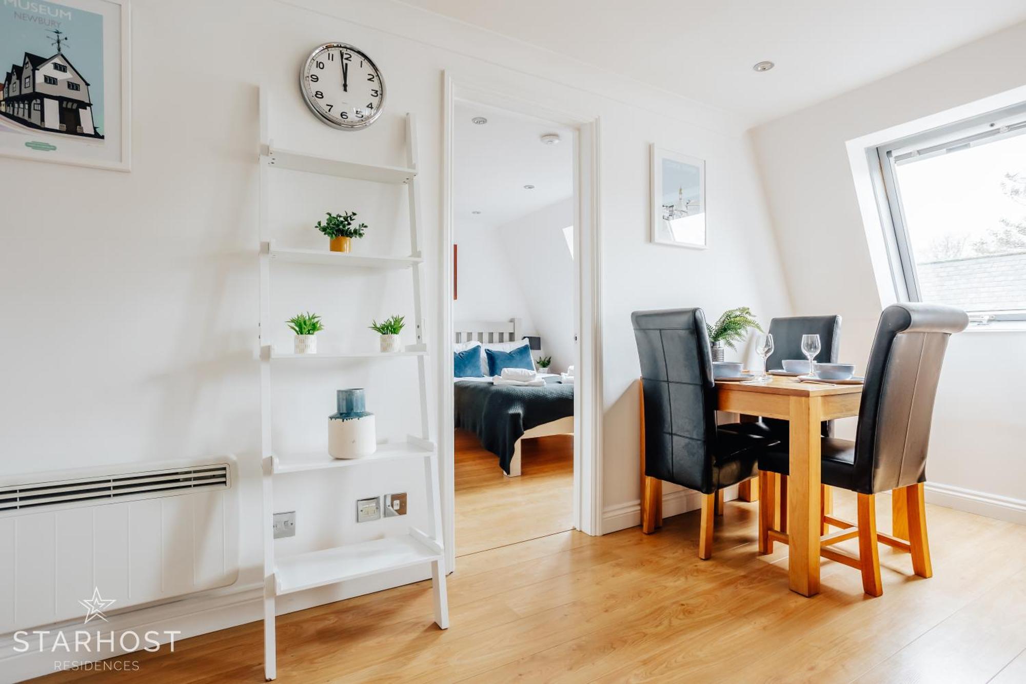 Central 3 Bed Apartment At Regents Court, Newbury Newbury  Exterior foto