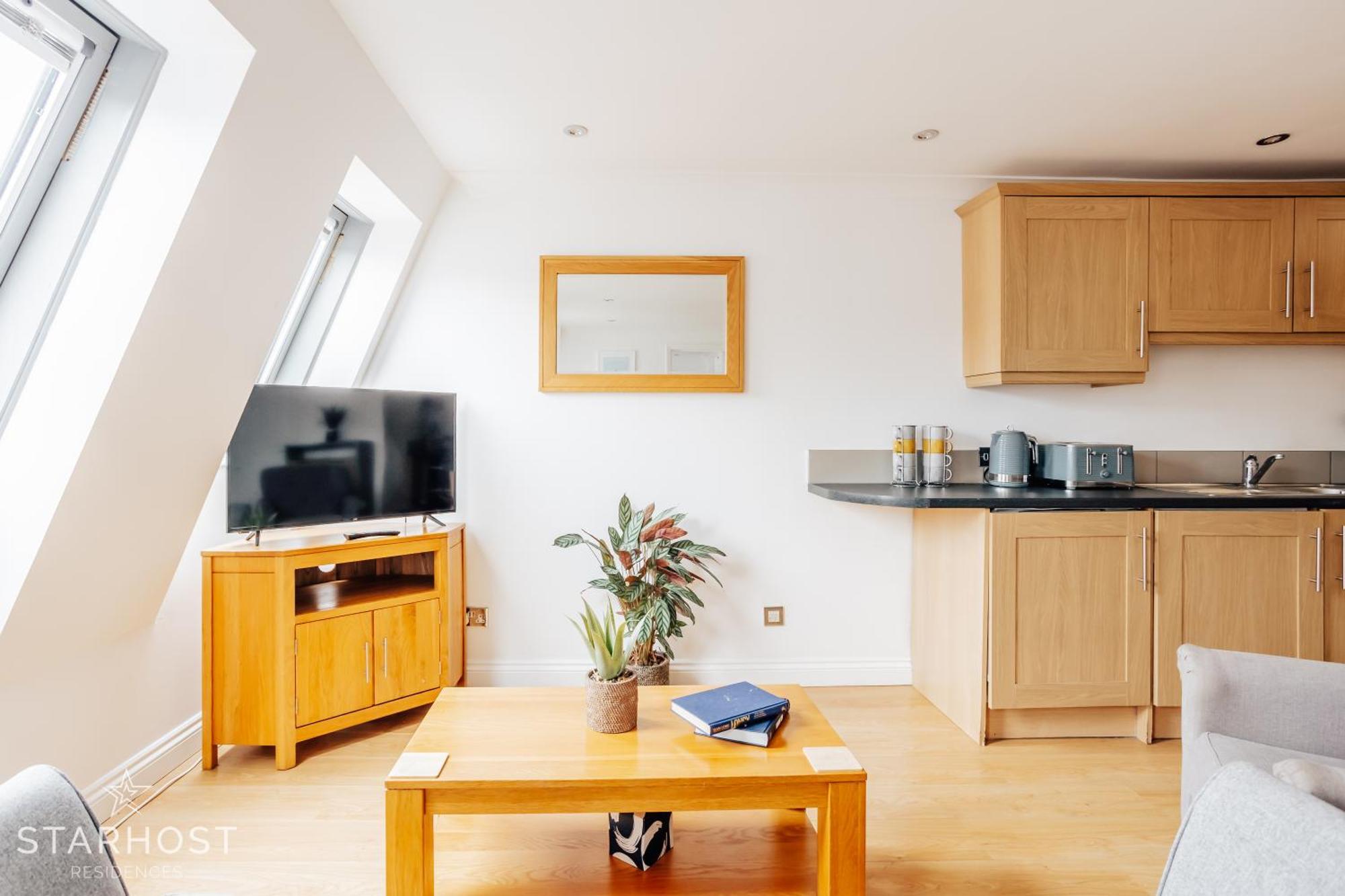 Central 3 Bed Apartment At Regents Court, Newbury Newbury  Exterior foto