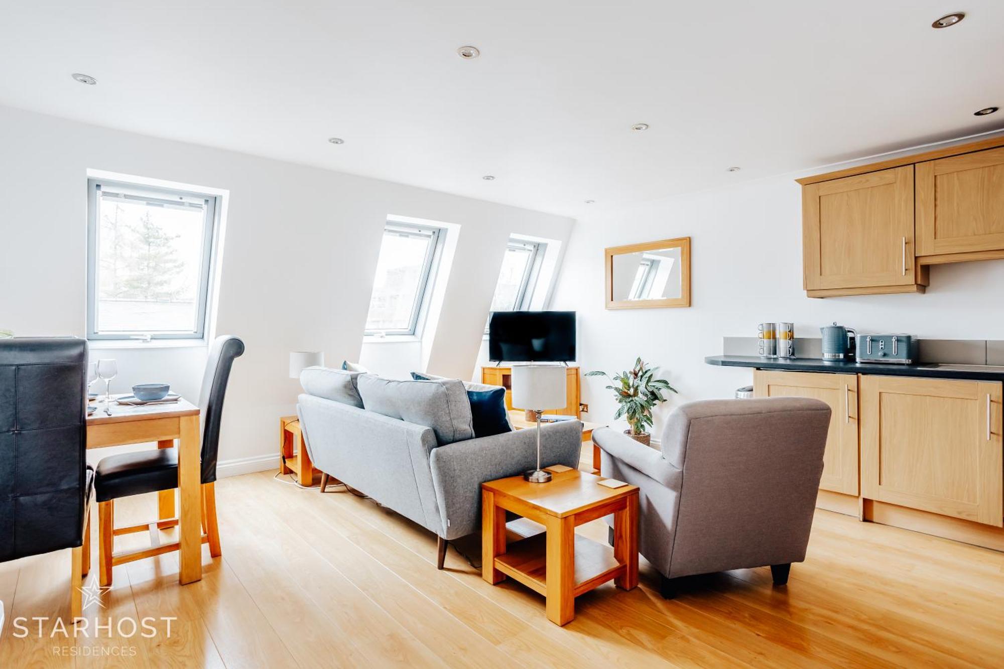 Central 3 Bed Apartment At Regents Court, Newbury Newbury  Exterior foto