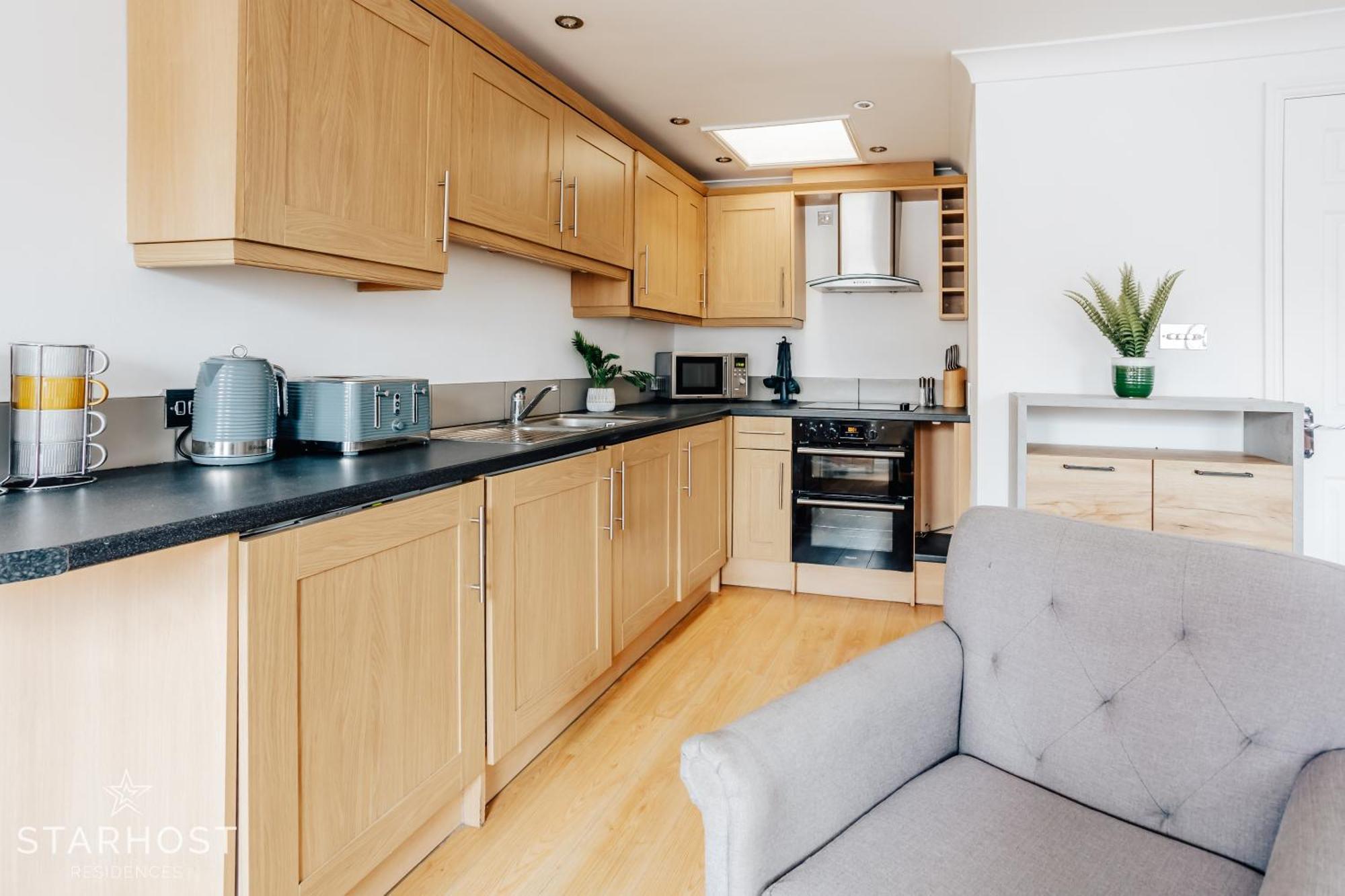 Central 3 Bed Apartment At Regents Court, Newbury Newbury  Exterior foto