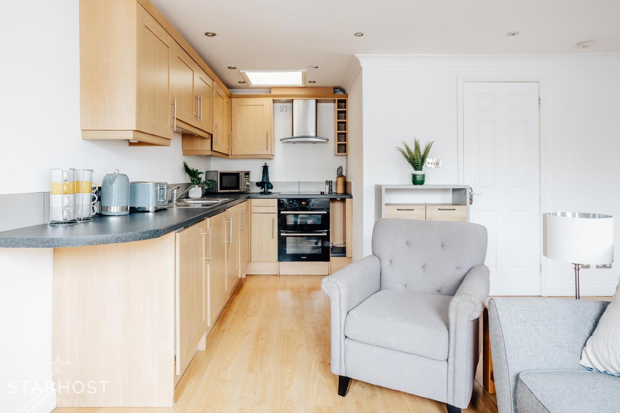 Central 3 Bed Apartment At Regents Court, Newbury Newbury  Exterior foto